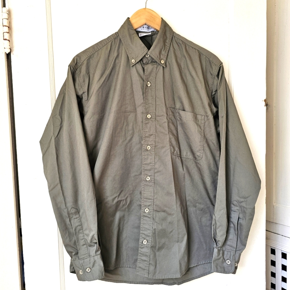 NWOT•Olive green buttondown shirt (M)